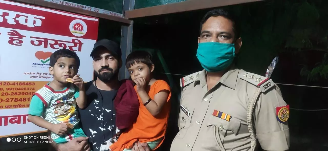 गाजियाबाद पुलिस ने घर से खेलते-खेलते गायब हुई मासूम बच्चियों को मात्र 1 घंटे में खोज कर परिजनों के चेहरे पर लौटाई मुस्कान
