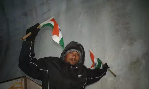 विकलांगता को बनाया ताकत सियाचिन ग्लेशियर में खिलाड़ी अनुराग लहरा चुके हैं तिरंगा, समाज और सरकार से है मदद की दरकार