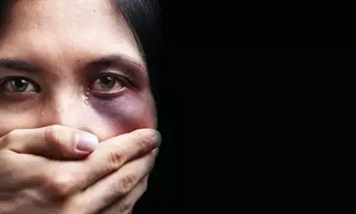 दहेज के लिए हैवान बना पति, पत्नी को ऐसे किया प्रताड़ित, जानकर कांप जाएगी रूह दहेज के लिए हैवान बना पति, पत्नी को ऐसे किया प्रताड़ित, जानकर कांप जाएगी रूह