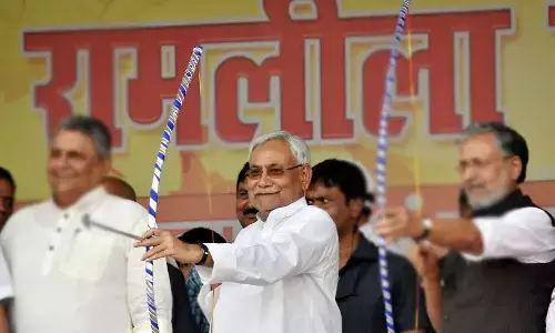 рдХреНрдпрд╛ рдЬрдирддрд╛ рдХреЗ рд╕реАрдиреЗ рдкрд░ рддреАрд░ рдЪрд▓рд╛рдирд╛ рдЪрд╛рд╣рддрд╛ рд╣реИ рдЬрджрдпреВ? рдХреНрдпрд╛ рдЬрдирддрд╛ рдХреЗ рд╕реАрдиреЗ рдкрд░ рддреАрд░ рдЪрд▓рд╛рдирд╛ рдЪрд╛рд╣рддрд╛ рд╣реИ рдЬрджрдпреВ?