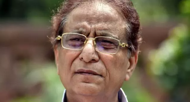 Azam Khan Bail: आजम खां को हाईकोर्ट से मिली जमानत, लेकिन फिर भी जेल में रहेंगे, जानें- क्यों?