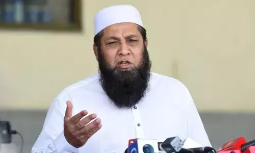 भड़के इंजमाम उल हक, बोले- इंग्लैंड में शॉट खेलने से डरते हैं पाकिस्तानी बल्लेबाज भड़के इंजमाम उल हक, बोले- इंग्लैंड में शॉट खेलने से डरते हैं पाकिस्तानी बल्लेबाज