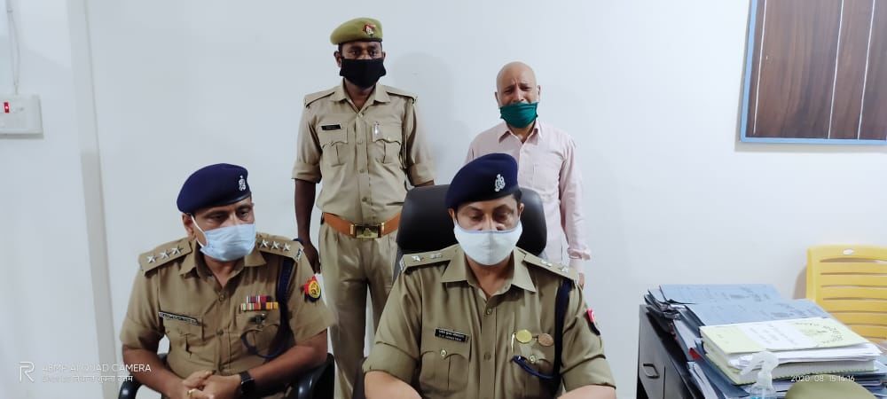 विकास दुबे केस: गिरफ्तार इनामी राजेंद्र ने किए कई अहम खुलासे, बताया कैसे बरसाई थीं पुलिस पर गोलियां विकास दुबे केस: गिरफ्तार इनामी राजेंद्र ने किए कई अहम खुलासे, बताया कैसे बरसाई थीं पुलिस पर गोलियां