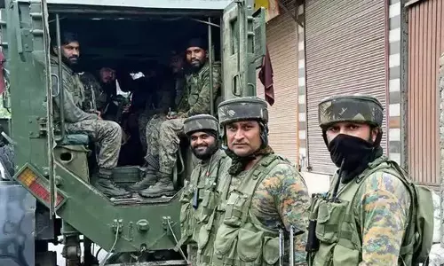 गृह मंत्रालय का बड़ा फैसला, जम्मू-कश्मीर से वापस बुलाई जाएंगी अर्धसैनिक बलों की 100 कंपनियां गृह मंत्रालय का बड़ा फैसला, जम्मू-कश्मीर से वापस बुलाई जाएंगी अर्धसैनिक बलों की 100 कंपनियां