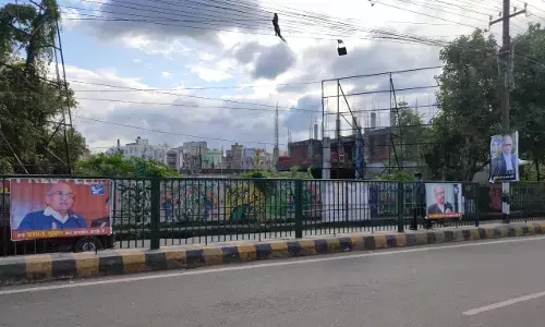 प्रशांत भूषण के समर्थन में पटना की सड़कों पर भी लगने लगे बैनर-पोस्टर