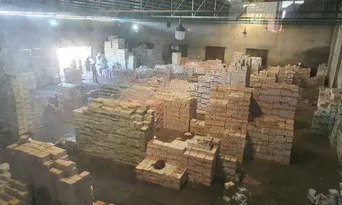 मेरठ में STF की बड़ी कार्रवाई, बरामद हुई 35 करोड़ की नकली NCERT की किताबें मेरठ में STF की बड़ी कार्रवाई, बरामद हुई 35 करोड़ की नकली NCERT की किताबें