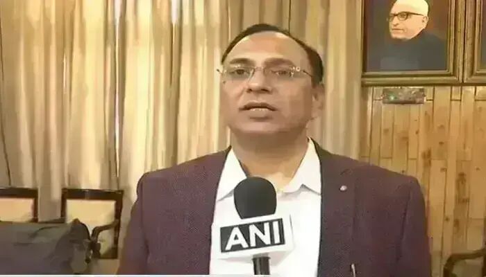 लखनऊ: BJP विधायक के नाम से वायरल लेटर पर दर्ज हुई FIR, देवमणि द्विवेदी बोले, फर्जी है पत्र लखनऊ: BJP विधायक के नाम से वायरल लेटर पर दर्ज हुई FIR, देवमणि द्विवेदी बोले, फर्जी है पत्र