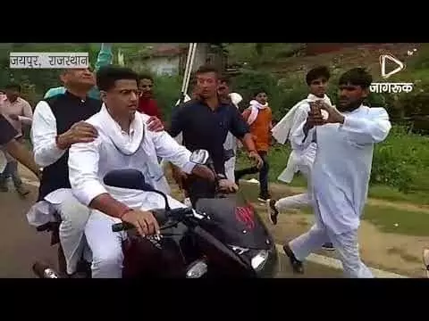 कांग्रेस : दोनो गुट मारकाट पर आमादा, बागियों द्वारा शक्ति प्रदर्शन के नाम पर उत्पात
