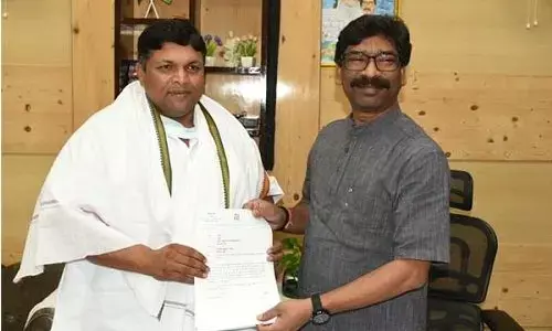 झारखंड के कृषि मंत्री बादल पत्रलेख कोरोना पॉजिटिव, खुद ट्वीट कर दी जानकारी झारखंड के कृषि मंत्री बादल पत्रलेख कोरोना पॉजिटिव, खुद ट्वीट कर दी जानकारी