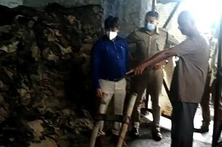 कानपुर: टेनरी में टैंक की सफाई करने उतरे दो मजदूरों की जहरीली गैस के रिसाव से मौत कानपुर: टेनरी में टैंक की सफाई करने उतरे दो मजदूरों की जहरीली गैस के रिसाव से मौत
