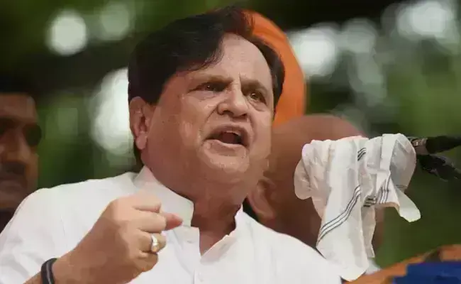 कांग्रेस में भूचाल? अहमद पटेल ने आनंद शर्मा पर बोला हमला, इन नेताओं पर भी उठाई उंगली कांग्रेस में भूचाल? अहमद पटेल ने आनंद शर्मा पर बोला हमला, इन नेताओं पर भी उठाई उंगली