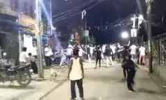 कानपुर: मामूली विवाद में भिड़े दो समुदायों के लोग, जमकर हुई पत्थरबाजी कानपुर: मामूली विवाद में भिड़े दो समुदायों के लोग, जमकर हुई पत्थरबाजी