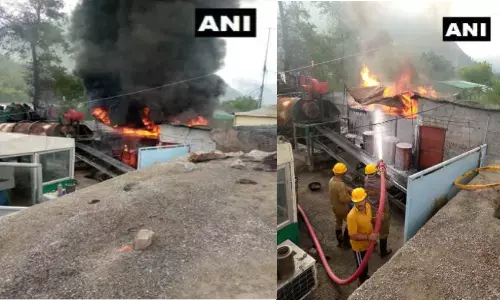 हिमाचल में लगी बजरी प्लांट में आग हिमाचल में लगी बजरी प्लांट में आग