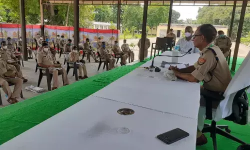 एसपी डॉ विपिन कुमार मिश्र की अध्यक्षता में विशेष किशोर पुलिस इकाई एवं मानव तस्करी विरोधी यूनिट की हुई समीक्षा एसपी डॉ विपिन कुमार मिश्र की अध्यक्षता में विशेष किशोर पुलिस इकाई एवं मानव तस्करी विरोधी यूनिट की हुई समीक्षा