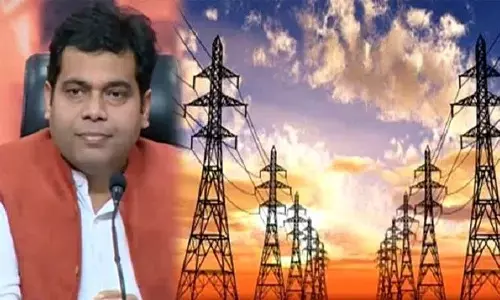 मृतक के नाम चल रहे विद्युत कनेक्शन में बीस साल से हो रही विद्युत चोरी पर विभाग ने साध रक्खी है चुप्पी