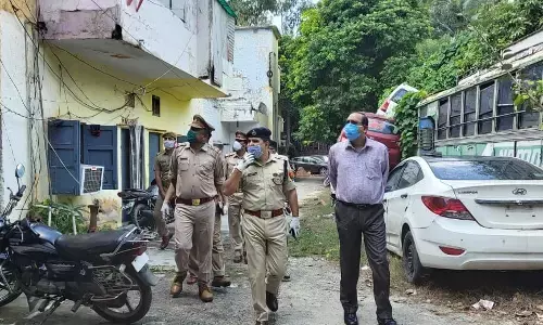 जब डीएम और एसएसपी अचानक जा पहुचें थाना मुरादनगर, तो फिर ...