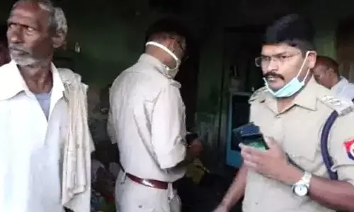 आगरा में तीन लाख रूपये के चलते तीन लोंगों को मारकर जला दिया आगरा में तीन लाख रूपये के चलते तीन लोंगों को मारकर जला दिया