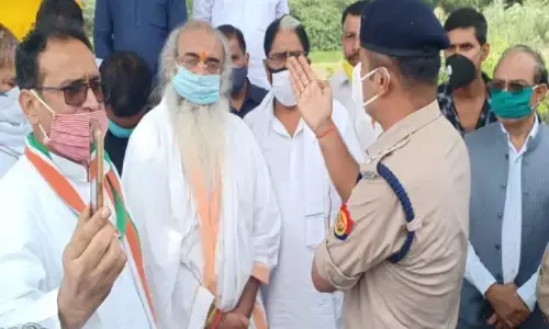 शामली जा रहे आचार्य प्रमोद कृष्णम समेत कांग्रेस का प्रतिनिधि मंडल को गाजियाबाद पुलिस ने रोका शामली जा रहे आचार्य प्रमोद कृष्णम समेत कांग्रेस का प्रतिनिधि मंडल को गाजियाबाद पुलिस ने रोका