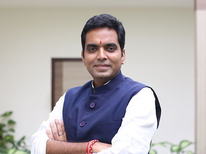 नोएडा से BJP विधायक पंकज सिंह हुए कोरोना संक्रमित, अस्पताल में हुए भर्ती नोएडा से BJP विधायक पंकज सिंह हुए कोरोना संक्रमित, अस्पताल में हुए भर्ती