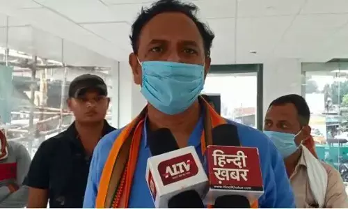 डीएम के बाद भ्रष्टाचार को लेकर मीडिया के सामने आये बीजेपी विधायक देवमणि द्विवेदी डीएम के बाद भ्रष्टाचार को लेकर मीडिया के सामने आये बीजेपी विधायक देवमणि द्विवेदी