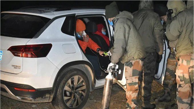 सीमा पर तनाव के बीच भारतीय सेना ने बचाई 3 चीनी नागरिकों की जान, ऐसे की मदद सीमा पर तनाव के बीच भारतीय सेना ने बचाई 3 चीनी नागरिकों की जान, ऐसे की मदद