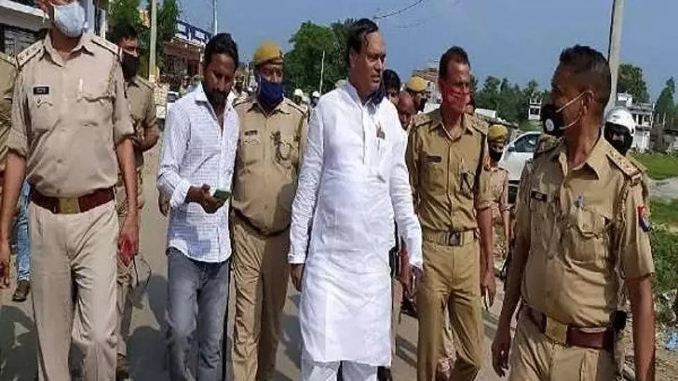 समाजवादी पार्टी के पूर्व विधायक को पुलिस ने किया गिरफ्तार, जानें- क्या है मामला समाजवादी पार्टी के पूर्व विधायक को पुलिस ने किया गिरफ्तार, जानें- क्या है मामला