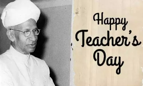 Teachers Day 2020: 5 सितंबर को ही क्यों मनाया जाता है शिक्षक दिवस, जानें इतिहास और महत्व Teachers Day 2020: 5 सितंबर को ही क्यों मनाया जाता है शिक्षक दिवस, जानें इतिहास और महत्व