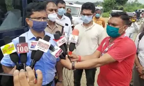 सहारनपुर में अधिग्रहण लेने गई सरकारी टीम पर किसान बिगड़े, थाना प्रभारी की सूझबूझ से टला मामला