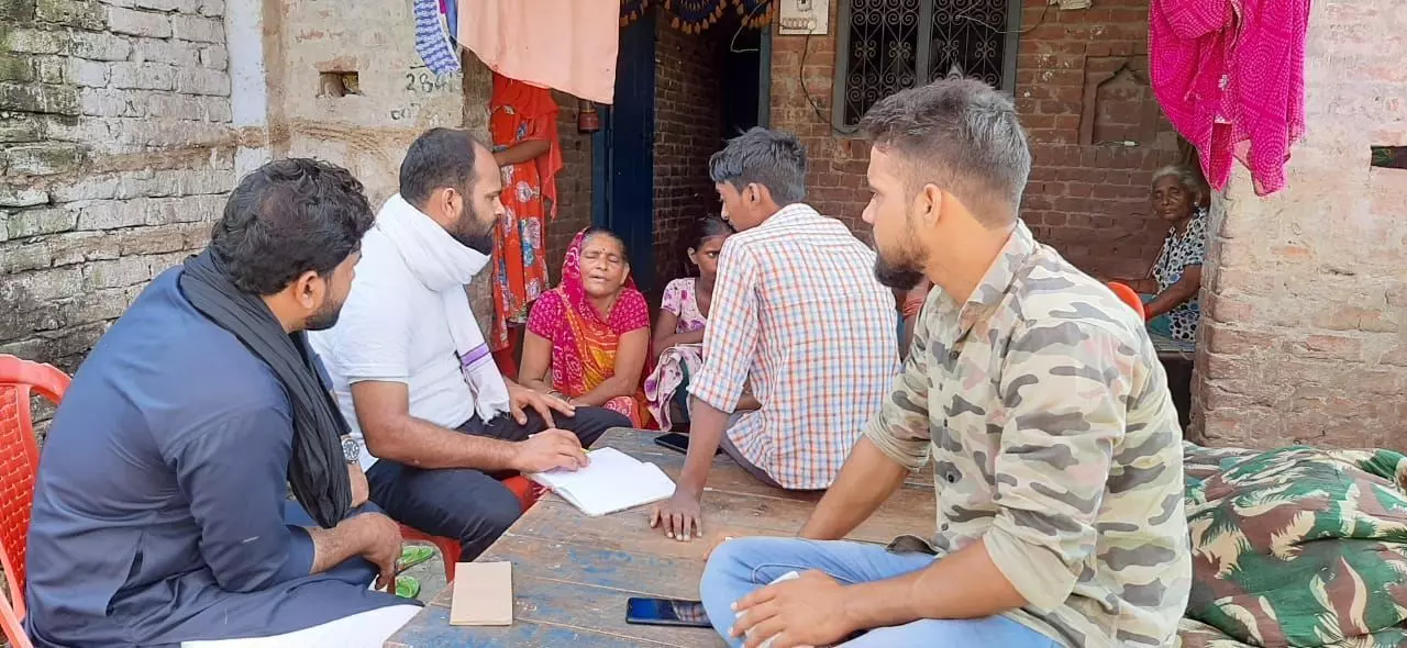 सिद्धार्थनगर के 3 प्रवासी मजदूरों की सड़क दुर्घटना में मौत, गांव से वापस रोजगार के लिए मुंबई जा रहे थे सिद्धार्थनगर के 3 प्रवासी मजदूरों की सड़क दुर्घटना में मौत, गांव से वापस रोजगार के लिए मुंबई जा रहे थे