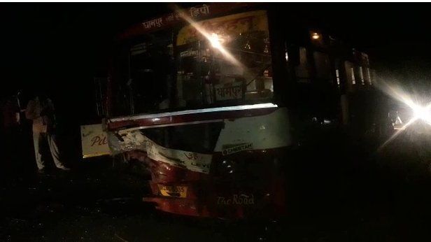 तेज़ रफ़्तार बस ने वैगनार कार में मारी टक्कर, दो की मौत तेज़ रफ़्तार बस ने वैगनार कार में मारी टक्कर, दो की मौत