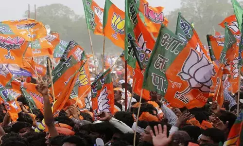 बीजेपी ने 9 बागी नेताओं को किया निष्कासित बीजेपी ने 9 बागी नेताओं को किया निष्कासित