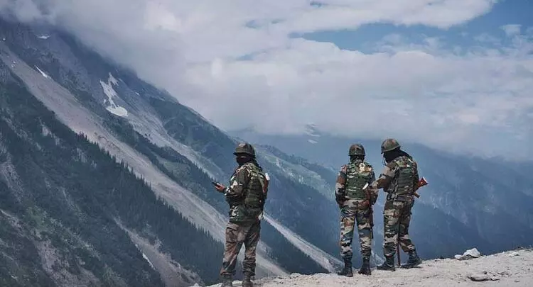 चीन का दावा, भारतीय सैनिकों ने LAC पर फायर किए वार्निंग शॉट्स