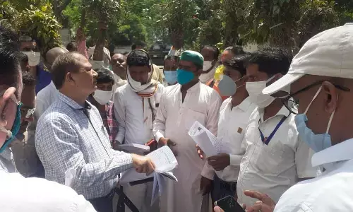 किसानों के कर्जे माफ किये जायें - मुकेश करमरा किसानों के कर्जे माफ किये जायें - मुकेश करमरा