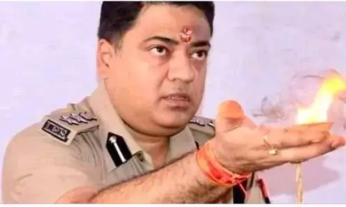 рдЖрдЦрд┐рд░рдХрд╛рд░ рдкреНрд░рдпрд╛рдЧрд░рд╛рдЬ рдПрд╕рдПрд╕рдкреА рдкрд░ рдЧрд┐рд░реА рдпреЛрдЧреА рд╕рд░рдХрд╛рд░ рдЧрд╛рдЬ  рддрддреНрдХрд╛рд▓ рдкреНрд░рднрд╛рд╡ рд╕реЗ рдирд┐рд▓рдВрдмрд┐рдд рдХрд┐рдпрд╛ рдЧрдпрд╛, рджрд┐рдП рдЬрд╛рдБрдЪ рдХреЗ рдЖрджреЗрд╢ рдЖрдЦрд┐рд░рдХрд╛рд░ рдкреНрд░рдпрд╛рдЧрд░рд╛рдЬ рдПрд╕рдПрд╕рдкреА рдкрд░ рдЧрд┐рд░реА рдпреЛрдЧреА рд╕рд░рдХрд╛рд░ рдЧрд╛рдЬ  рддрддреНрдХрд╛рд▓ рдкреНрд░рднрд╛рд╡ рд╕реЗ рдирд┐рд▓рдВрдмрд┐рдд рдХрд┐рдпрд╛ рдЧрдпрд╛, рджрд┐рдП рдЬрд╛рдБрдЪ рдХреЗ рдЖрджреЗрд╢