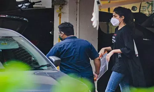 आज का सबसे बड़ा सवाल: क्या रिया को मिलेगी बेल या जेल में कटेगी आज की रात? आज का सबसे बड़ा सवाल: क्या रिया को मिलेगी बेल या जेल में कटेगी आज की रात?