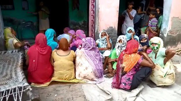 मेरठ में जहरीली शराब से तीन की मौत, दो की हालत खराब मेरठ में जहरीली शराब से तीन की मौत, दो की हालत खराब