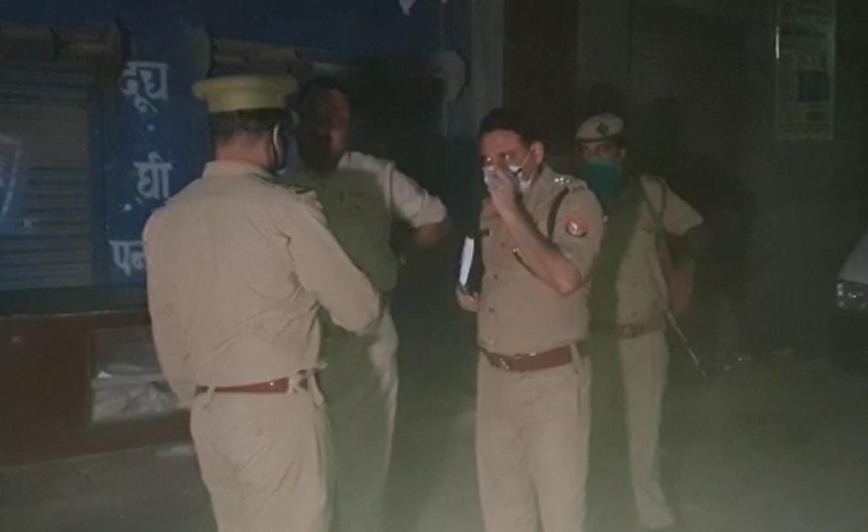गाजियाबाद में मोटरसाइकिल सवार बदमाशो ने युवक की गोली मारी गाजियाबाद में मोटरसाइकिल सवार बदमाशो ने युवक की गोली मारी