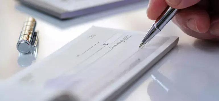 राम मंदिर ट्रस्ट के खाते से क्लोन चेक के जरिए लाखों रुपए निकाले