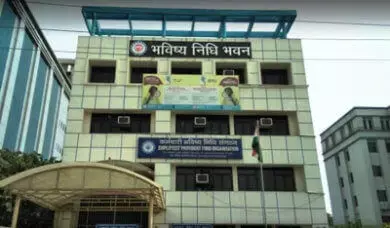 कोरोना का असर : रोजगार छिनने के कारण नोएडा के ईपीएफओ कार्यालय पीएफ़ से रिकॉर्ड निकासी, चार महीनों में 442 करोड़ करोड़ रुपये निकाले गए कोरोना का असर : रोजगार छिनने के कारण नोएडा के ईपीएफओ कार्यालय पीएफ़ से रिकॉर्ड निकासी, चार महीनों में 442 करोड़ करोड़ रुपये निकाले गए