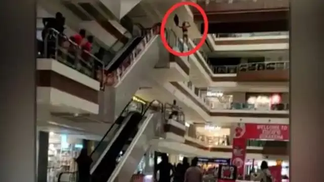 पति की आत्महत्या के दो दिन बाद पत्नी ने भी मॉल की तीसरी मंजिल से लगाई छलांग