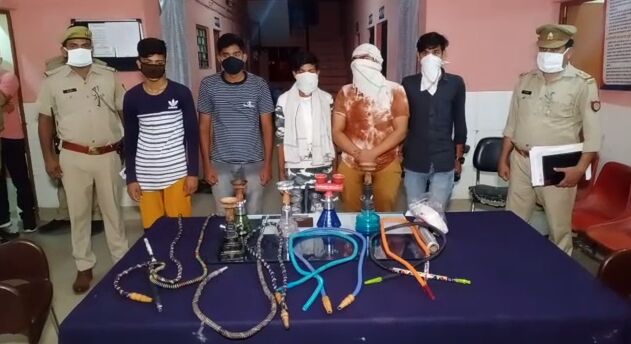 मुजफ्फरनगर पुलिस ने हुक्का बार पर की छापेमारी, मचा हड़कंप मुजफ्फरनगर पुलिस ने हुक्का बार पर की छापेमारी, मचा हड़कंप
