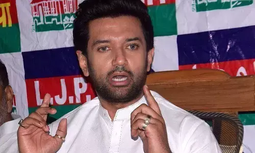 बिहार में NDA की तरफ से CM पद की उम्मीदवारी पर चिराग पासवान का बड़ा बयान, कही ये बात... बिहार में NDA की तरफ से CM पद की उम्मीदवारी पर चिराग पासवान का बड़ा बयान, कही ये बात...