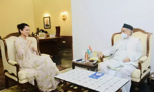 गवर्नर से मिलकर बोलीं कंगना- राज्यपाल ने बेटी की तरह सुना, उम्मीद है न्याय मिलेगा