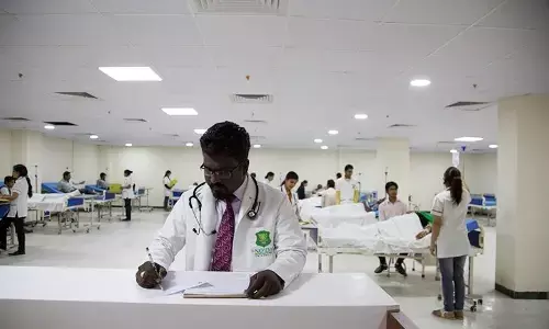 NIIMS ने 1000 से ज़्यादा कोरोना पीड़ितों को ठीक कर भेजा घर NIIMS ने 1000 से ज़्यादा कोरोना पीड़ितों को ठीक कर भेजा घर