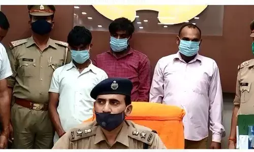 बिजनौर में रंगदारी मांगने वाले तीन अभियुक्त गिरफ्तार बिजनौर में रंगदारी मांगने वाले तीन अभियुक्त गिरफ्तार