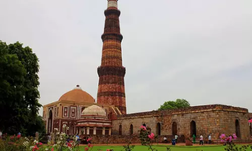 Qutub Minar में नमाज पर रोक, सरकार का दावा - ASI की नीति नहीं देती इजाजत