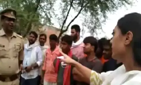 गाड़ी चेक कर रहे दरोगा को महिला विधायक की बहन ने लगाई फटकार, VIDEO VIRAL