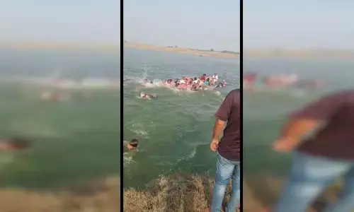 राजस्थान : चंबल नदी में 50 से अधिक लोगों से भरी नाव पलटी,14 लोग डूबे, 8 के शव मिले