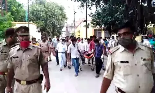 सुल्तानपुर में दिनदहाड़े बेखौफ बदमाशों ने व्यापारी की गोली मार कर की हत्या सुल्तानपुर में दिनदहाड़े बेखौफ बदमाशों ने व्यापारी की गोली मार कर की हत्या