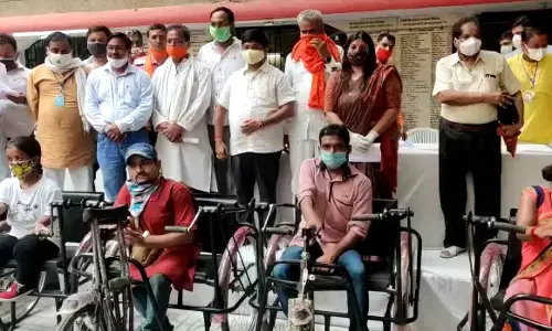 प्रधानमंत्री मोदी के जन्मदिन पर मंत्री नन्दी और महापौर ने दिव्यांगों में बांटे दिव्यांग उपकरण प्रधानमंत्री मोदी के जन्मदिन पर मंत्री नन्दी और महापौर ने दिव्यांगों में बांटे दिव्यांग उपकरण